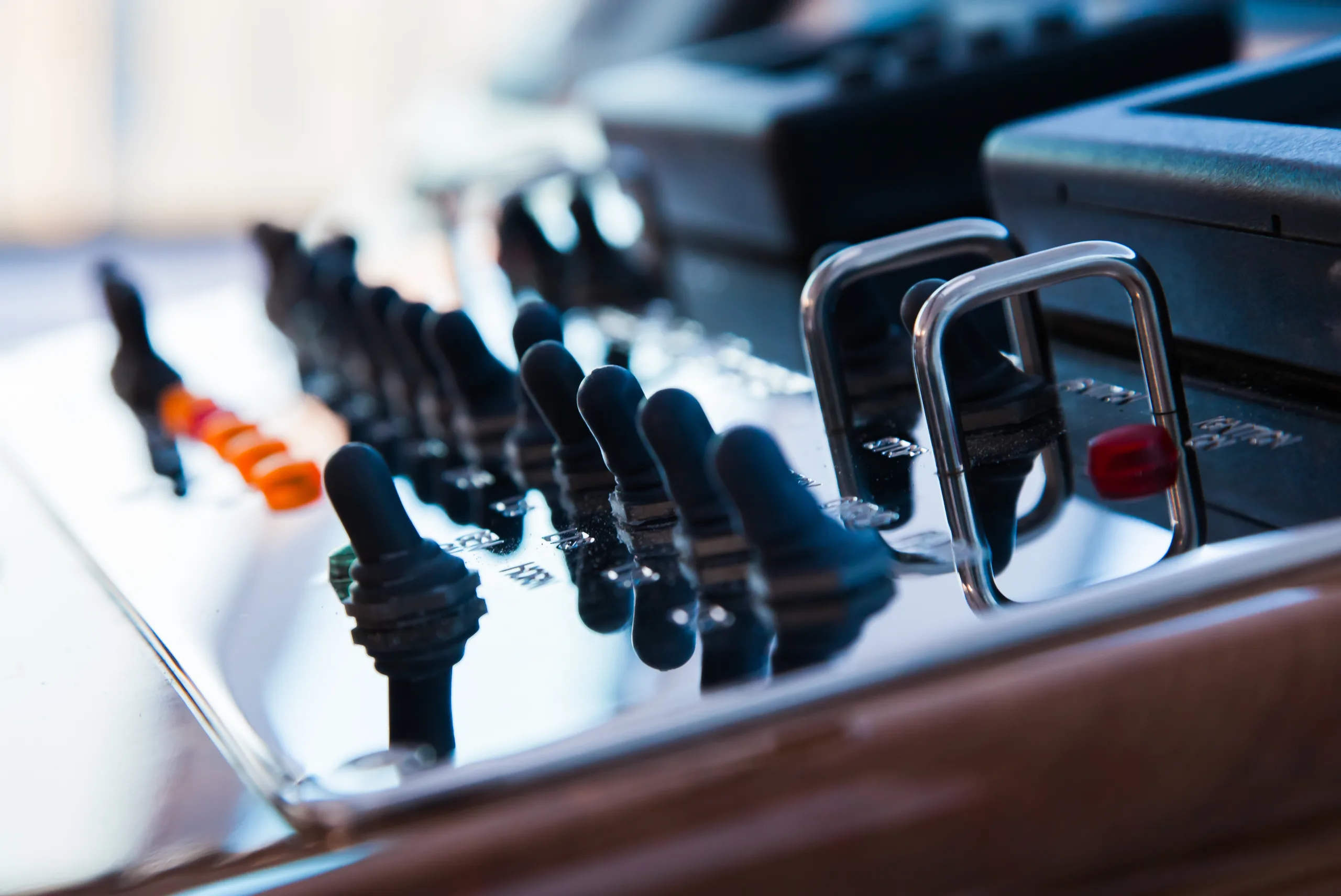 Throttle levers at the helm